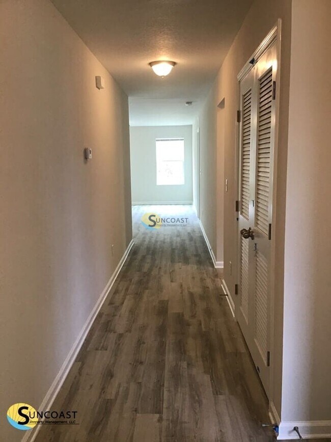 7094 Plymouth Grove Ct in Jacksonville, FL - Foto de edificio - Building Photo