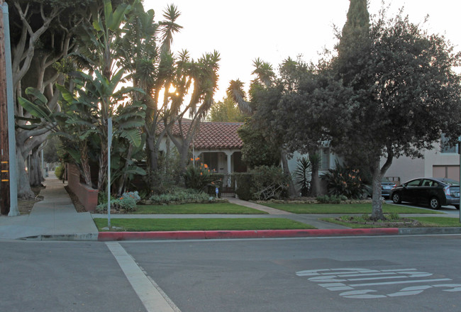 1762 Euclid St in Santa Monica, CA - Foto de edificio - Building Photo