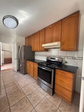 221 S Commonwealth Ave in Los Angeles, CA - Building Photo - Building Photo