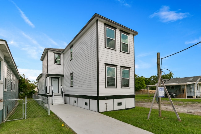 property at 4536 Laine Ave