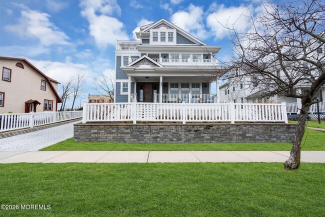 property at 213 9th Ave