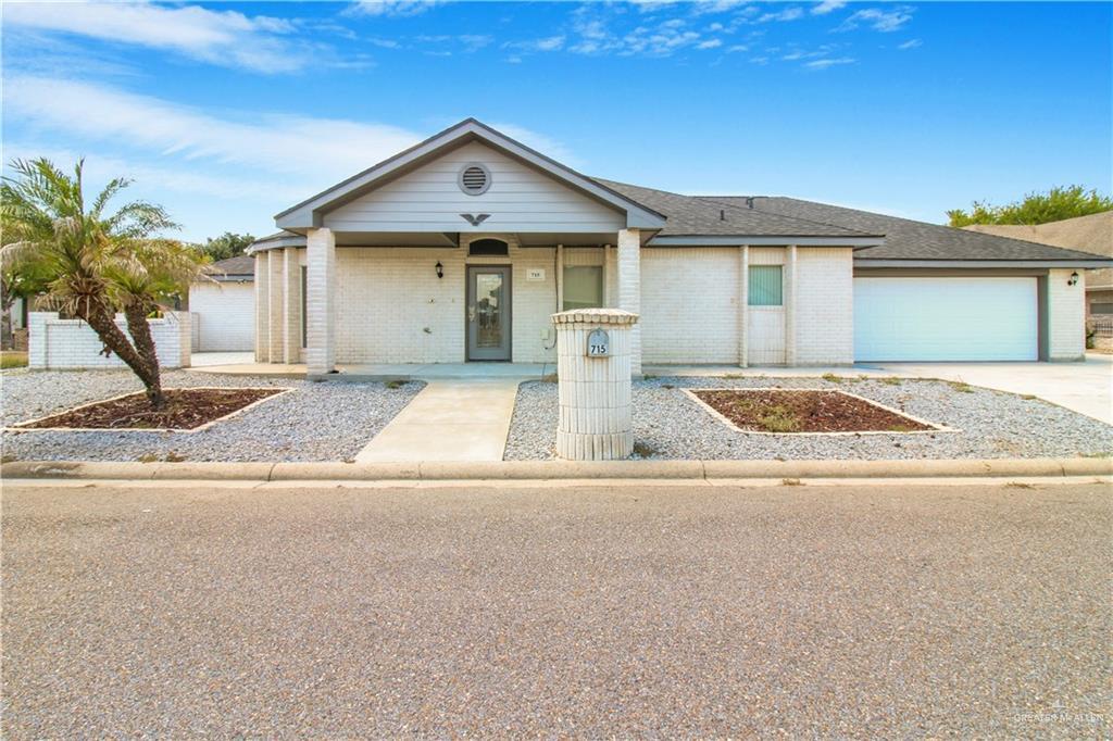 715 Lake View Dr in Mission, TX - Building Photo