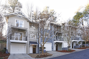 Morningside Woods Townhomes in Atlanta, GA - Foto de edificio - Building Photo