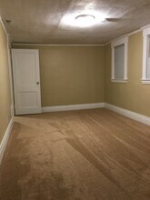 133 Curry Ave, Unit 2 in Royal Oak, MI - Foto de edificio - Building Photo