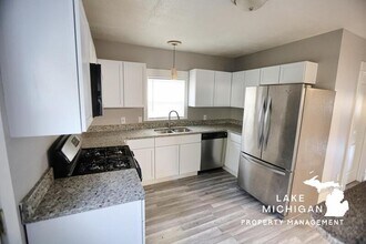 911 Chatham St NW in Grand Rapids, MI - Building Photo - Building Photo