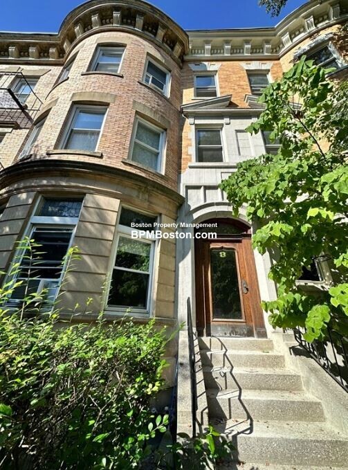 8 Kilsyth Rd, Unit 3 in Brookline, MA - Foto de edificio - Building Photo