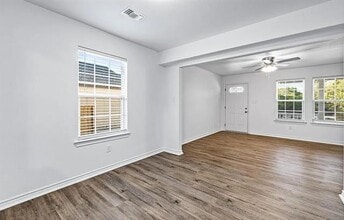 404 E Elm St in Denison, TX - Building Photo - Building Photo