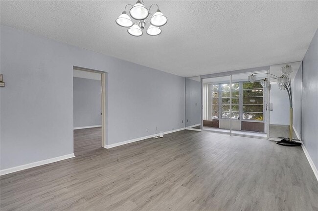 5320 NW 11th St in Lauderhill, FL - Building Photo - Building Photo