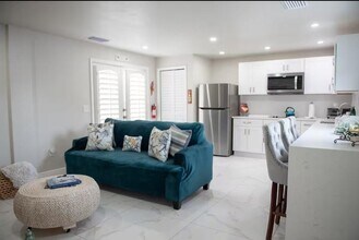 6420 Canary St in Sarasota, FL - Building Photo - Building Photo