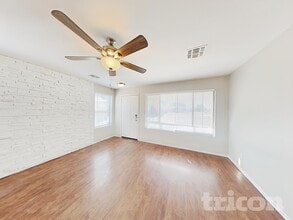 2810 S 65th Ave in Phoenix, AZ - Building Photo - Building Photo