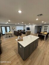 8701 Grover Dr in El Paso, TX - Building Photo - Building Photo