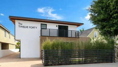 1240 W 29th St, Unit 9 in Los Angeles, CA - Foto de edificio - Building Photo