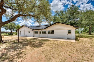 6552 CR 403 in Valley Spring, TX - Building Photo - Building Photo