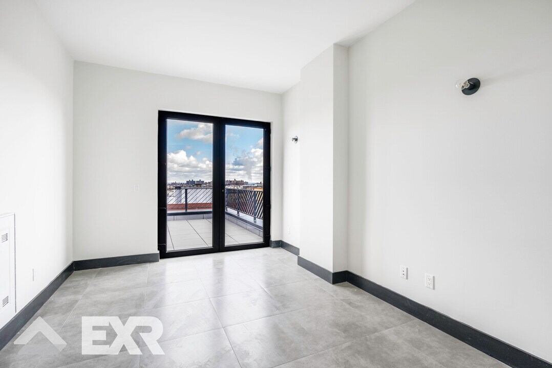1169 Hoe Ave-Unit -7J in Bronx, NY - Foto de edificio
