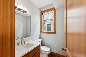 116 21st Ave E in Seattle, WA - Building Photo - Building Photo