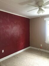 3915 McWhinney St in Munhall, PA - Foto de edificio - Building Photo