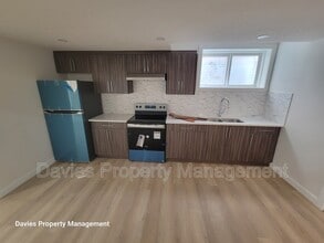 5429 Chappelle Rd. SW in Edmonton, AB - Building Photo - Building Photo