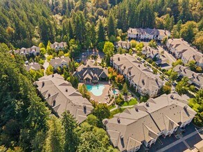 The Estates at Cougar Mountain in Issaquah, WA - Foto de edificio - Building Photo