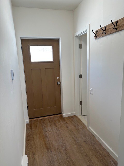 245 County Road 39, Unit 3 in Southampton, NY - Foto de edificio - Building Photo