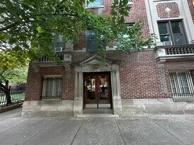 5114 S Woodlawn Ave in Chicago, IL - Building Photo