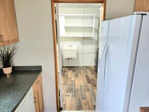 2189 Ridgemont Rd in Grosse Pointe Woods, MI - Foto de edificio - Building Photo