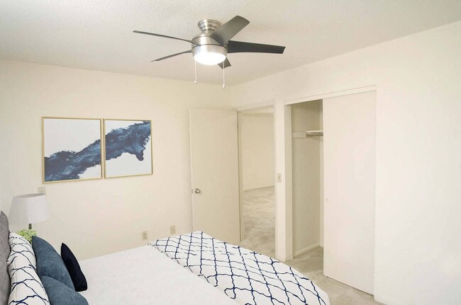 Varsity Square in Bowling Green, OH - Building Photo - Building Photo