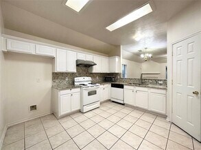 13130 Eldridge Meadow Dr in Houston, TX - Building Photo - Building Photo