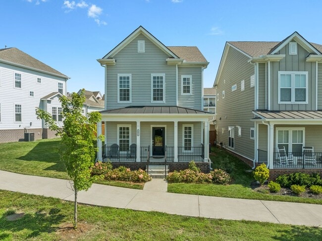 property at 1012 Stoneleigh Ln