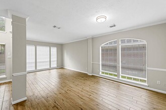 8827 Lawncliff Ln in Houston, TX - Building Photo - Building Photo