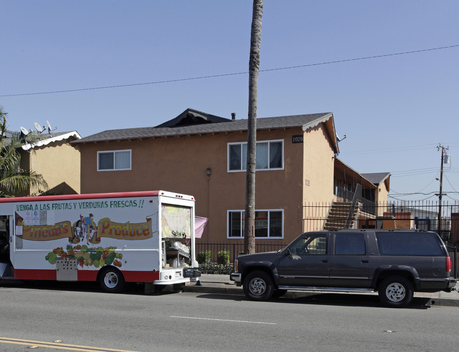 1029 S Standard Ave in Santa Ana, CA - Foto de edificio