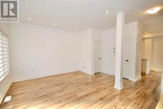 5 Pumpkin Cor Cres in Barrie, ON - Building Photo - Building Photo