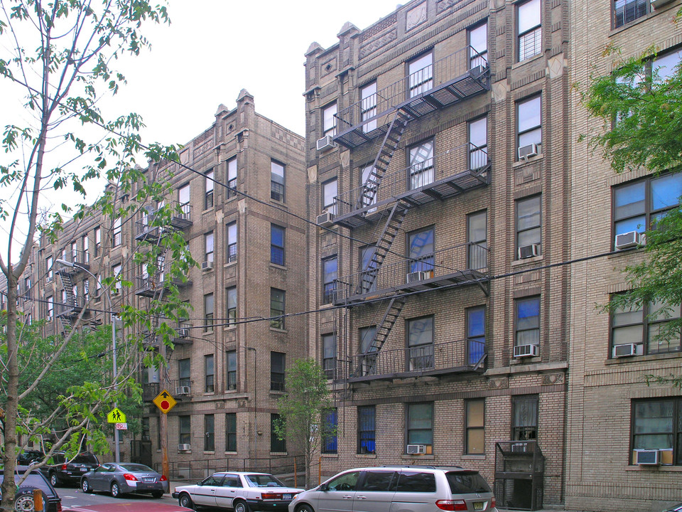 1060 Sheridan Ave in Bronx, NY - Building Photo