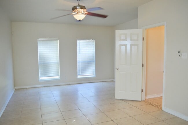 8234 Misty Willow St in San Antonio, TX - Building Photo - Building Photo