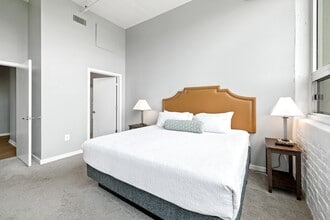 The Lofts at 509 Vine in Philadelphia, PA - Building Photo - Building Photo