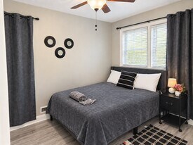 4331 Brehms Ln in Baltimore, MD - Building Photo