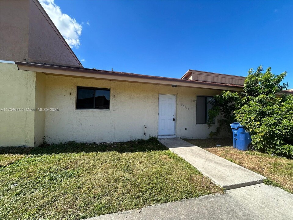 28018 SW 141st Pl in Homestead, FL - Building Photo