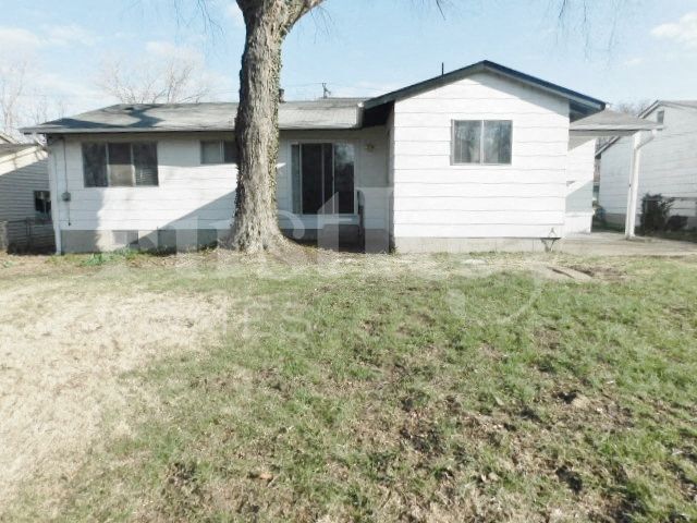2030 E Humes Ln in Florissant, MO - Building Photo - Building Photo