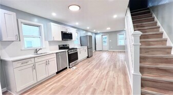 4484 1st St in Bethel Park, PA - Building Photo