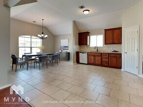 3416 Valley Hollow in Norman, OK - Building Photo - Building Photo