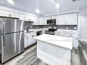 1326 S Summerlin Ave in Sanford, FL - Building Photo - Building Photo