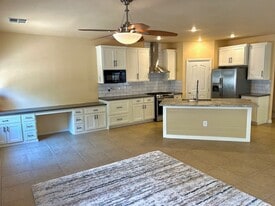 81 Dow Jones St in Henderson, NV - Building Photo