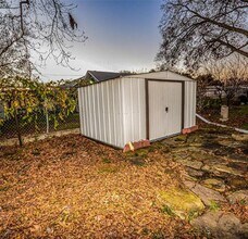 2120 N Alexander St in Sherman, TX - Building Photo - Building Photo