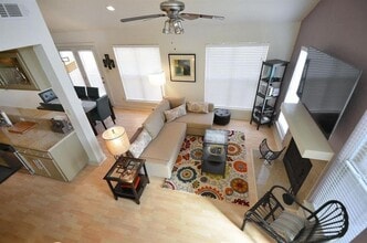 1302 Danbury Square in Austin, TX - Building Photo - Building Photo