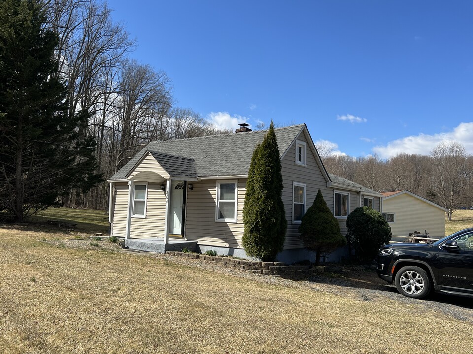 404 Schucks Rd in Bel Air, MD - Foto de edificio