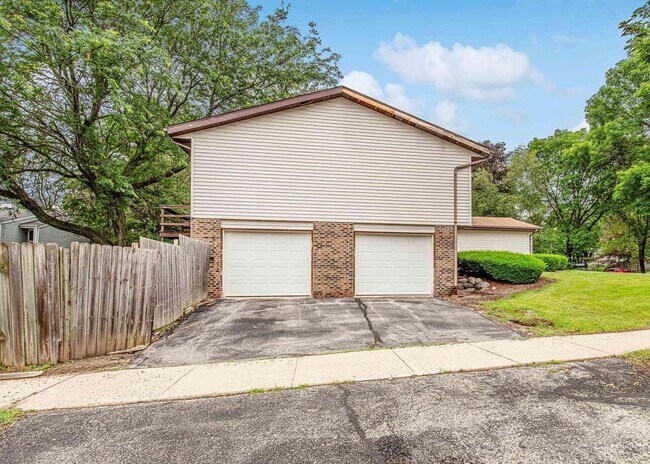 3038 Jason Pl, Unit 3038 Jason Pl in Madison, WI - Building Photo - Building Photo