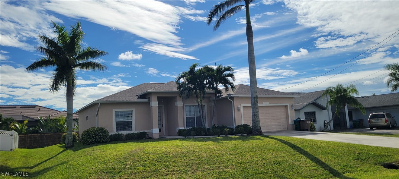 902 SW 21st Ln in Cape Coral, FL - Foto de edificio