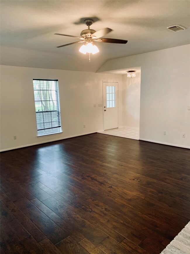 property at 75 E Village Knoll Cir