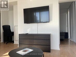 75 St Nicholas St in Toronto, ON - Building Photo - Building Photo