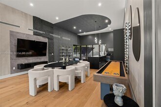 400 NW 49th St in Miami, FL - Building Photo - Building Photo