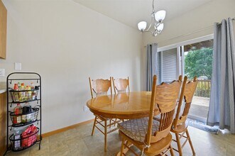 77 N Park Ridge Rd in North Liberty, IA - Building Photo - Building Photo